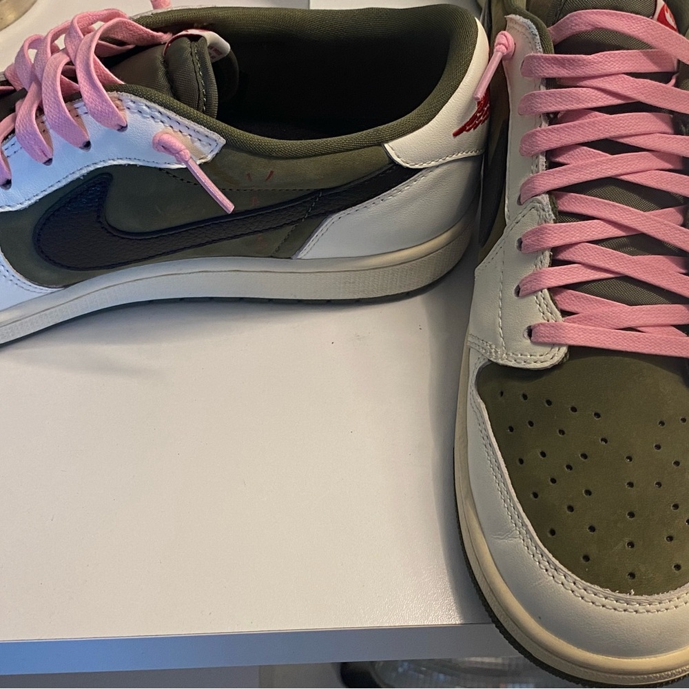 COPY - Nike Pink and Green Athletic Shoes Breathable Design